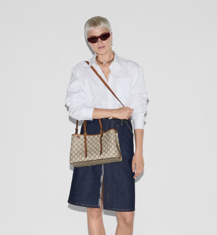 Gucci GG Emblem medium tote bag